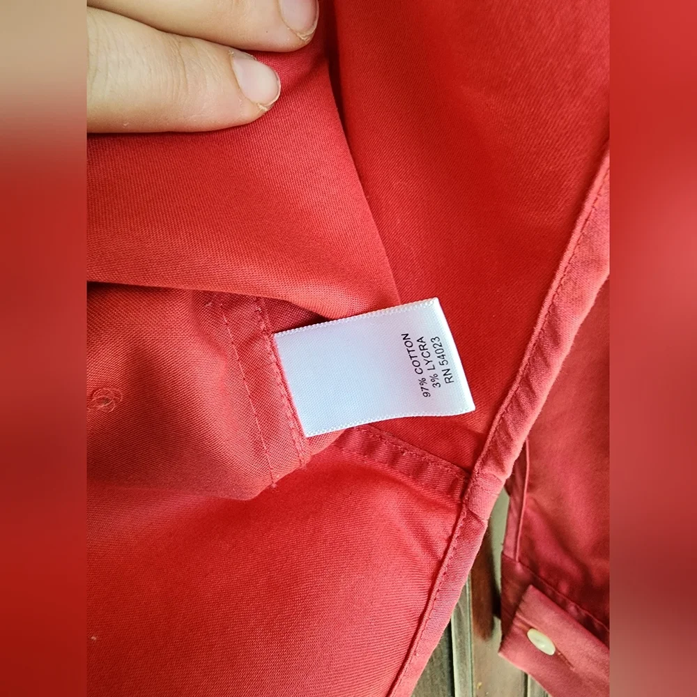 Banana Republic Non‑Iron Tailored Stretch Blouse • Size 2 • Crisp & Polished - Picture 6 of 8